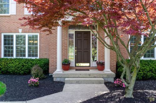 8581 Chaucer Pl, Cincinnati, OH 45249-3426