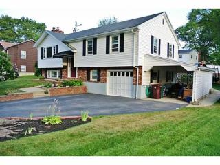 150 Glaude Ln, Woonsocket RI  02895-1611 exterior