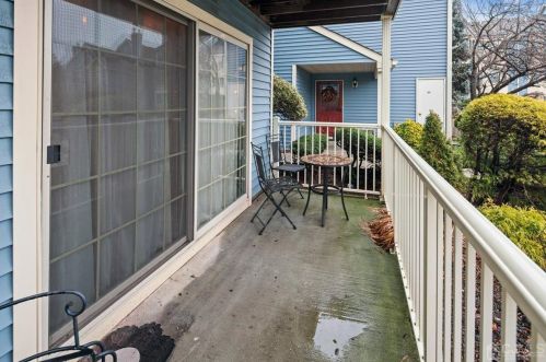 306 Cozzens Ct, East Brunswick NJ  08816-1856 exterior