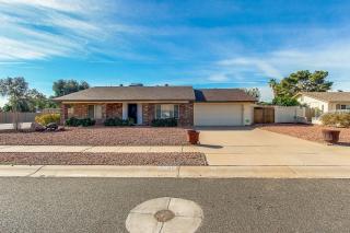 5047 Toniko Dr, Phoenix, AZ 85044-2813