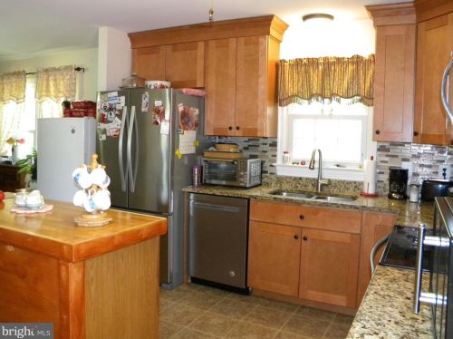 16461 Richmond Tpke, Bowling Green VA  22427-2207 exterior