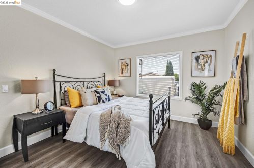 7144 Holly St, Oakland CA  94621-2345 exterior