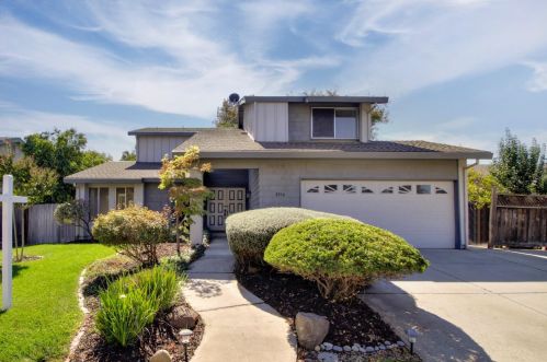 8934 Lake Elsinore Ct, Elk Grove, CA 95624-2753