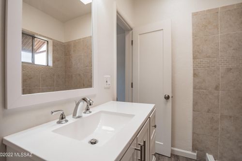 228 29 St, Tucson AZ 85713-2947 exterior