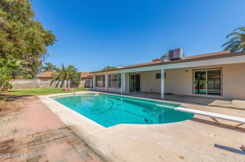 8534 43rd Dr, Glendale, AZ 85302-5302