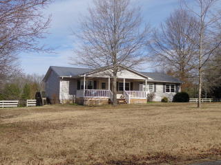 1140 Country Club Rd, Paris, TN 38242-7620
