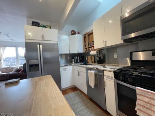 22 Willowdale Ave, Montclair NJ  07042-4605 exterior