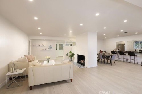 1630 Virden Dr, Glendale CA  91208-2722 exterior