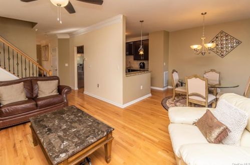 1214 Hustis Dr, Fishkill NY  12524-4968 exterior