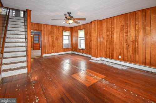 726 2nd Ave, Parkesburg, PA 19365-1302