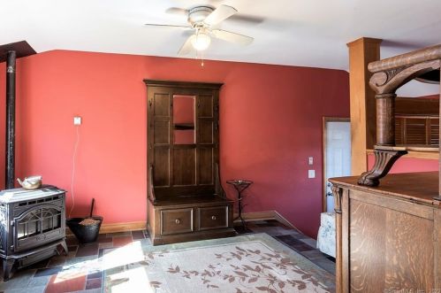 40 Mckinley St, Manchester CT 06040-4845 exterior