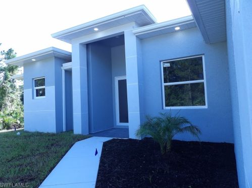 702 Columbus Ave, Lehigh Acres, FL 33972-4543