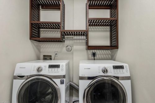 770 Logan Blvd, Naples FL 34116-3909 exterior