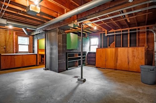 437 Line St, Hermitage PA  16150-1208 exterior