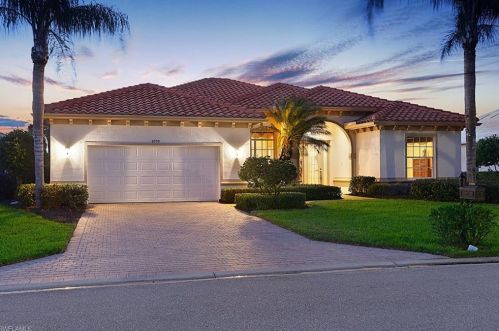 8999 Mustang Island Cir, Naples, FL 34113-1648