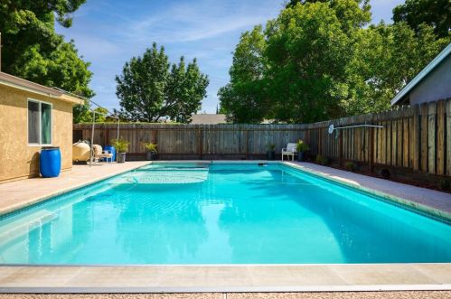 2001 Majestic Oak Ct, Modesto CA  95355-9411 exterior