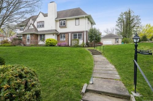 20 Fairway Dr, White Plains, NY 10605-4123