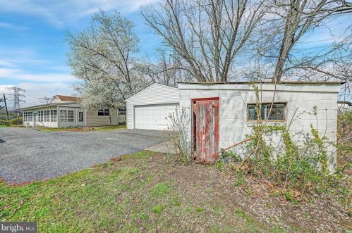 1527 Bear Corbitt Rd, Bear DE  19701-1529 exterior