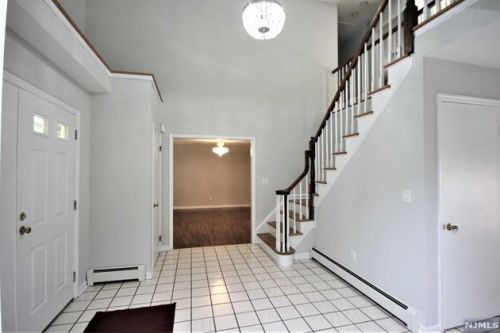 25 Fairview Ave, Closter NJ  07624-1103 exterior