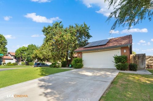 8820 Carvalho Ct, Bakersfield, CA 93311-1930