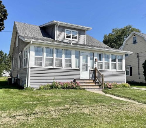 110 Webster St, Beaver Dam, WI 53916-3034