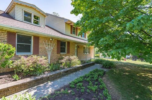 1943 Klines Mill Rd, Breinigsville PA  18031-2230 exterior