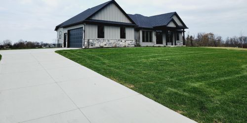 4780 Edinbergh Dr, Zanesville, OH 43701-9578