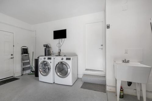 1685 Grizilo Dr, San Jose CA  95124-1920 exterior