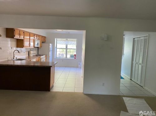 20 Lawry Ct, East Brunswick, NJ 08816-5611
