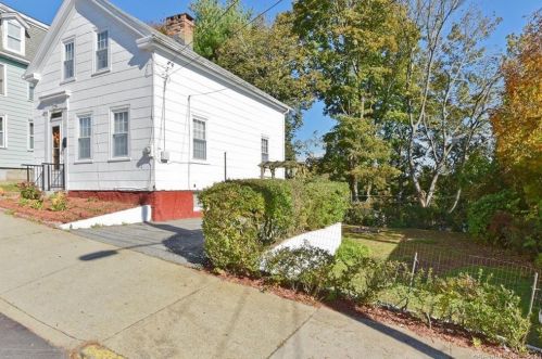 11 Mountain Ave, United States Coast Guard Ac, CT 06320-5623