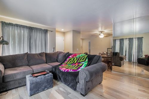 24401 Valle Del Oro, Santa Clarita, CA 91321-4288