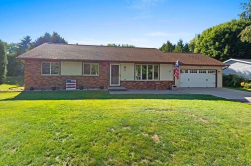 2621 Kathy Dr, Green Bay, WI 54311-7247