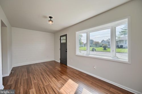 2051 3rd St, Harrisburg, PA 17102-1815
