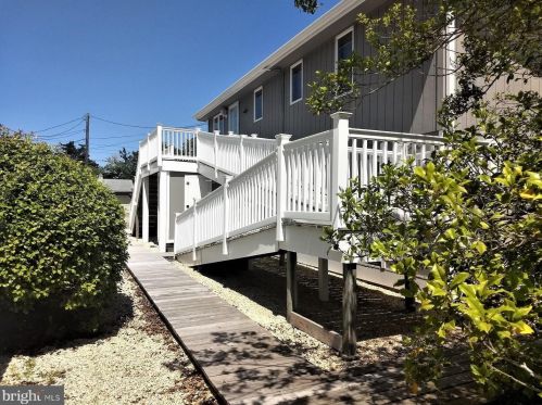 16 23rd St, Barnegat Light, NJ 08006-1503