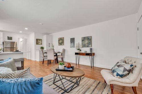 5531 Fremont St, Oakland CA 94608-2216 exterior