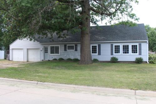620 9th St, Spencer, IA 51301-4814