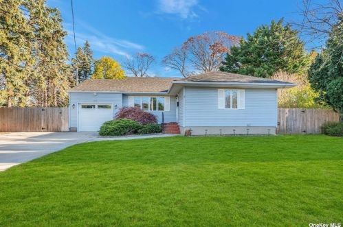 516 Greene Ave, North Lindenhurst NY  11757-3449 exterior