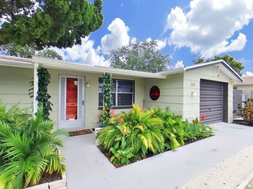 1511 Saplin Dr, Tarpon Springs, FL 34690-6246