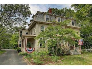 182 Woodward Rd, Providence, RI 02904-1720