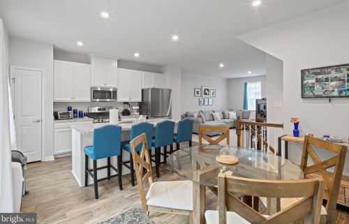 182 Nathan Dr, Riverton NJ  08077 exterior