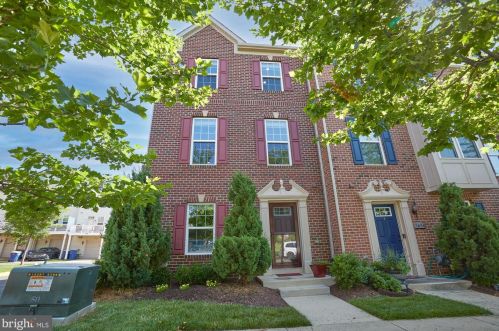 3632 Wright Ter, Washington, DC 20018-3847