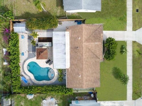 413 Philadelphia Dr, Jupiter FL  33458-4245 exterior