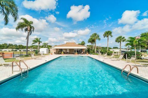 530 High Point Dr, Delray Beach FL  33445-3363 exterior