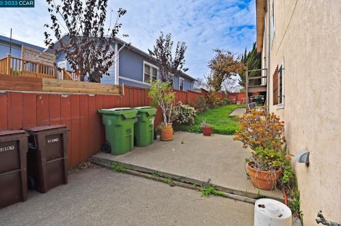 3201 Arkansas St, Oakland CA 94602-3707 exterior