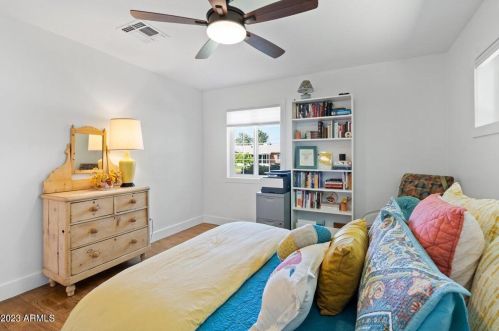 6811 11th Pl, Phoenix AZ  85014-1027 exterior