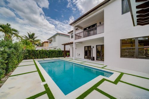 8941 178th St, Hialeah FL  33018-6554 exterior