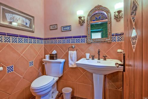 3075 Hendricks Rd, Lakeport CA  95453-8416 exterior