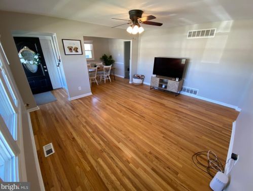 26 Auburn Dr, New Castle DE 19720-2305 exterior