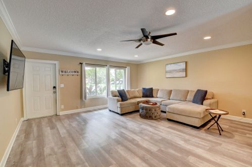 2786 Dunlin Rd, Delray Beach FL  33444-1008 exterior
