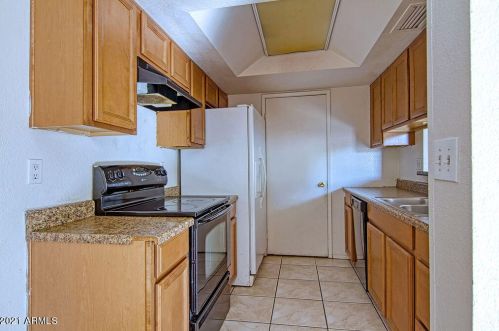 5313 Hearn Rd, Glendale, AZ 85306-4748